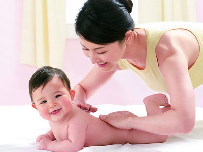專家教你準(zhǔn)媽媽如何護理新生兒